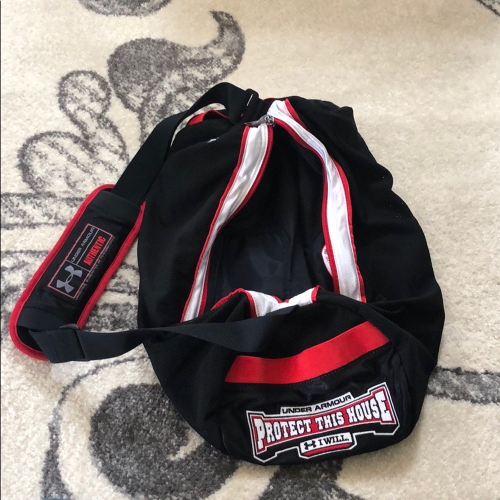 Small UA duffel bag